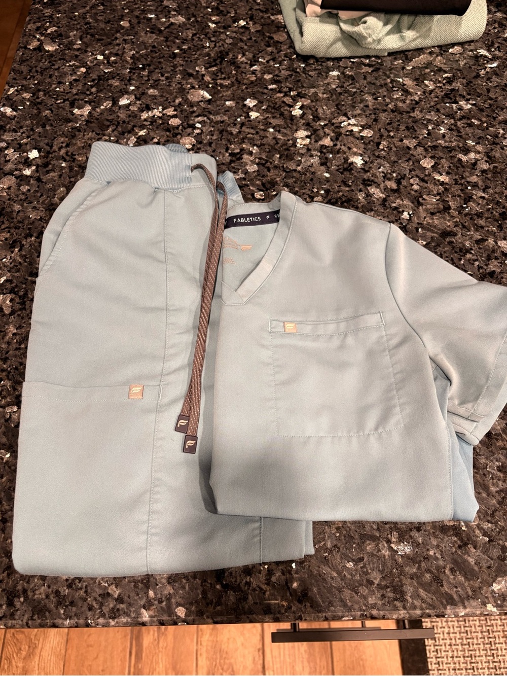 Fabletics Light Blue Scrub Set
Open to offers!